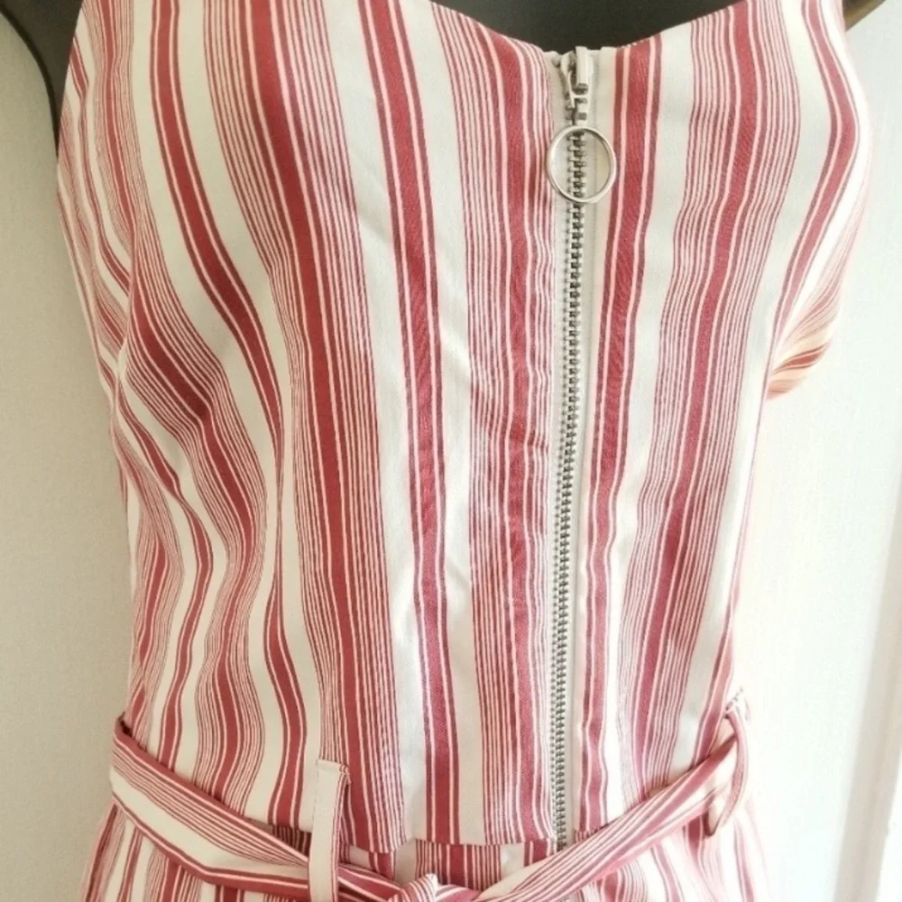 NWT Romeo + Juliet Couture red striped wide leg jumpsuit sz L - Picture 3 of 12